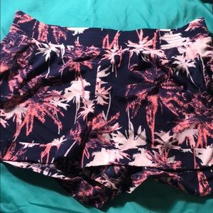 Palm tree flow shorts
